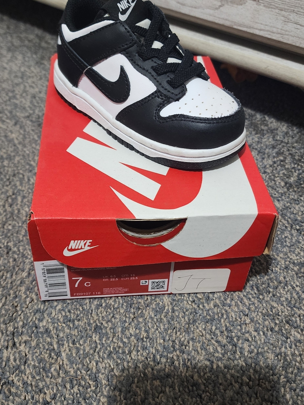 Nike Kids Black and White Low-Top Sneakers